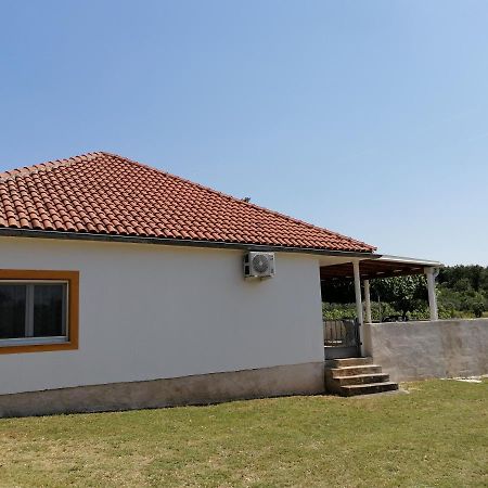 Holiday House Tunjarice Obrovac Eksteriør billede