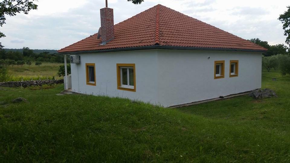 Holiday House Tunjarice Obrovac Eksteriør billede