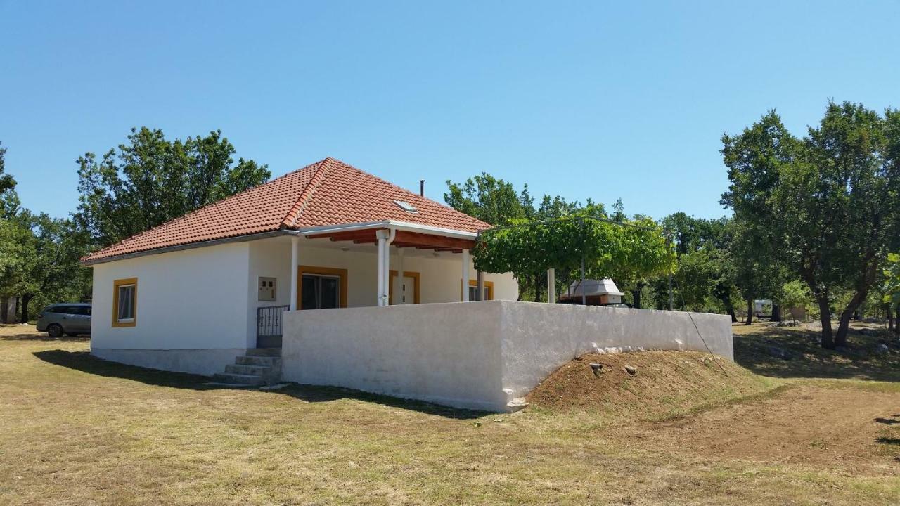 Holiday House Tunjarice Obrovac Eksteriør billede